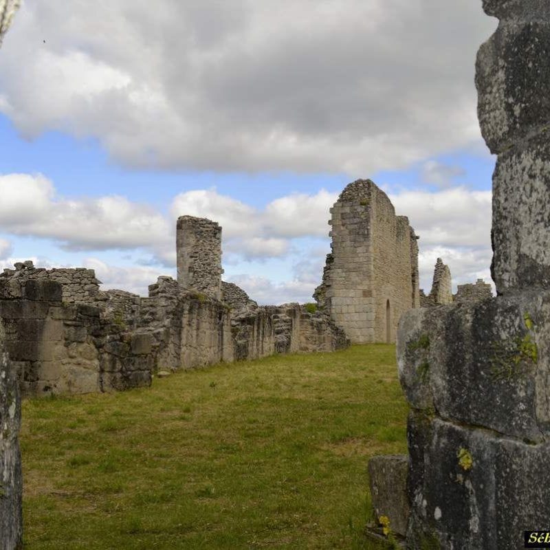 chateau-ventadour-01